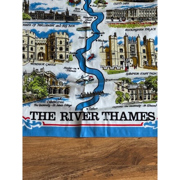 London River Thames Souvenir Apron With Iconic Landmarks Print & Adjustable Ties - Picture 2 of 9